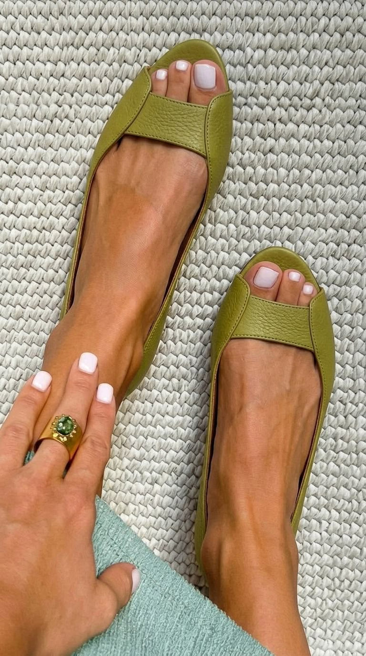 ADELINA | Chic Comfort Gold Sandals